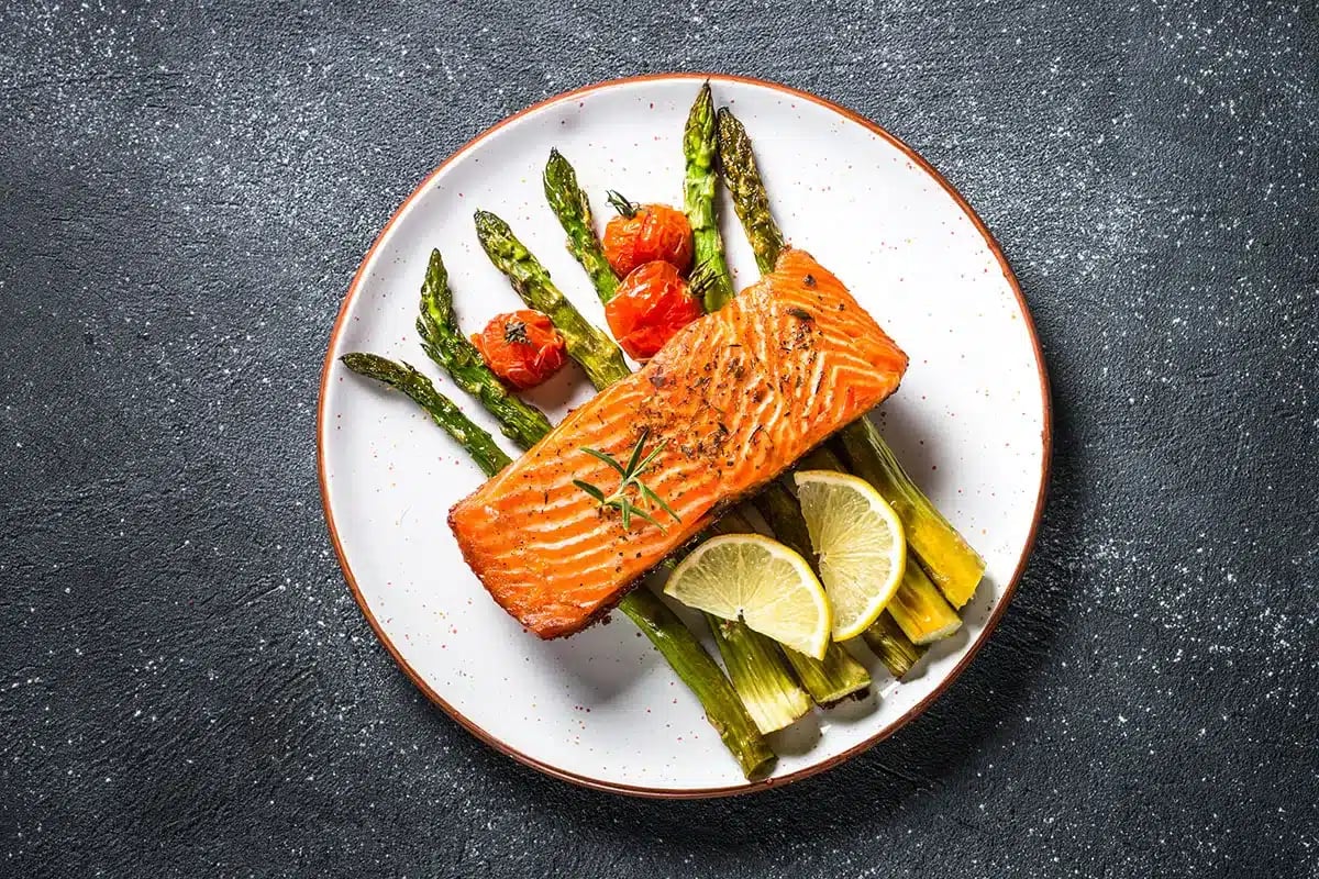 Plate of grilled salmon and asparagus.